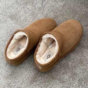 Ugg classic slippers brand new